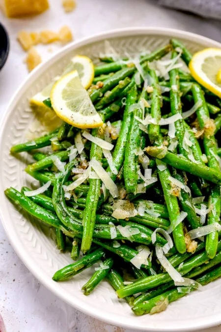 Garlic roasted green beans